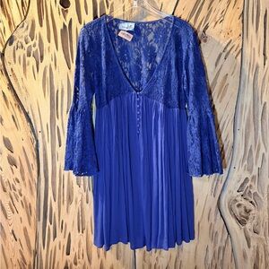 NWT Blue Lace & Pleated knee length Dress with bell sleeves. Size: L